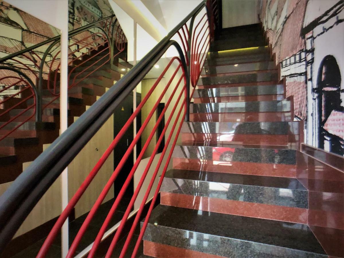 4 Apartamentos De Autor Lugo Luaran gambar